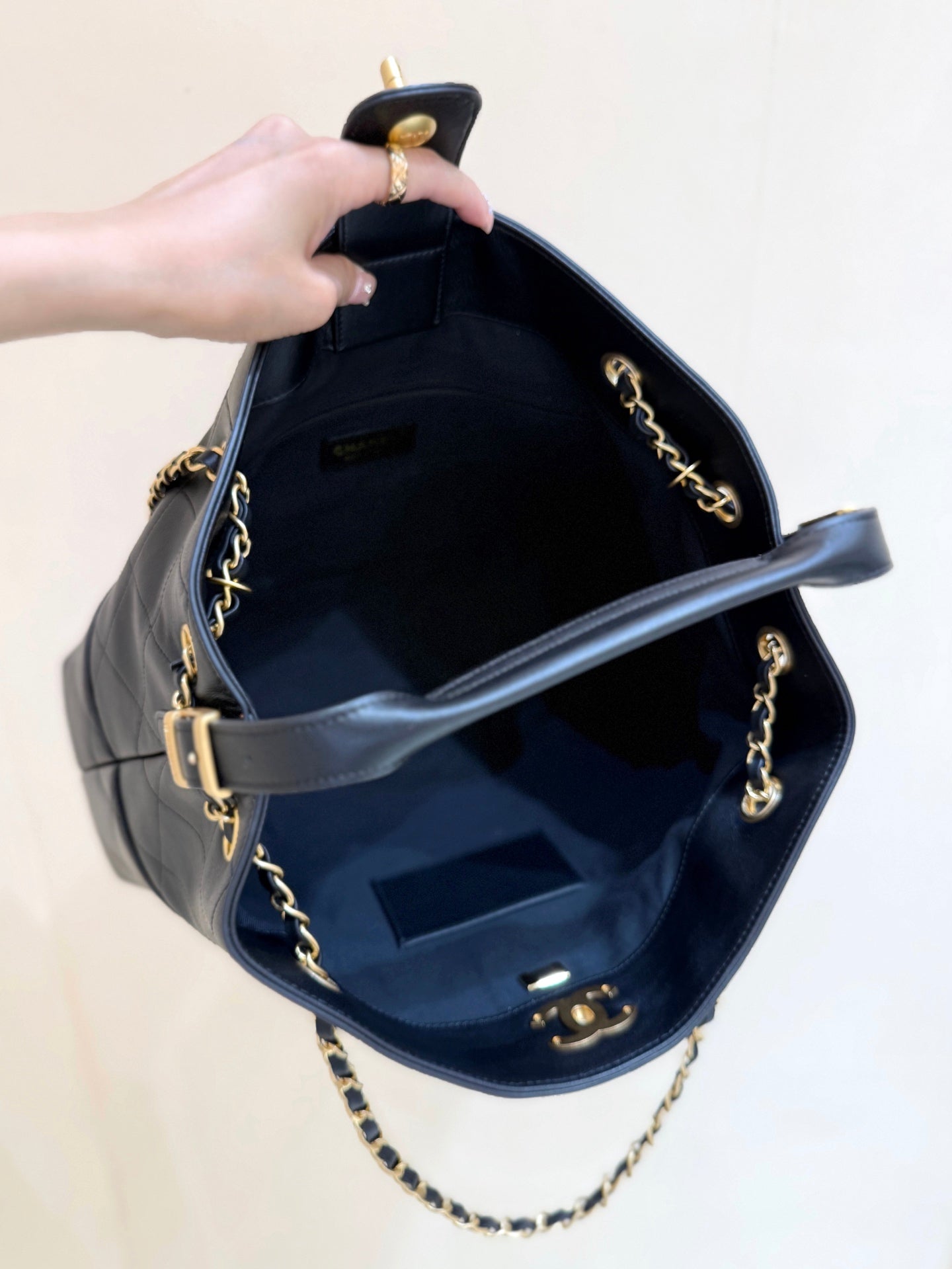 CC 25A Hobo Bag 36cm in Black Calfskin