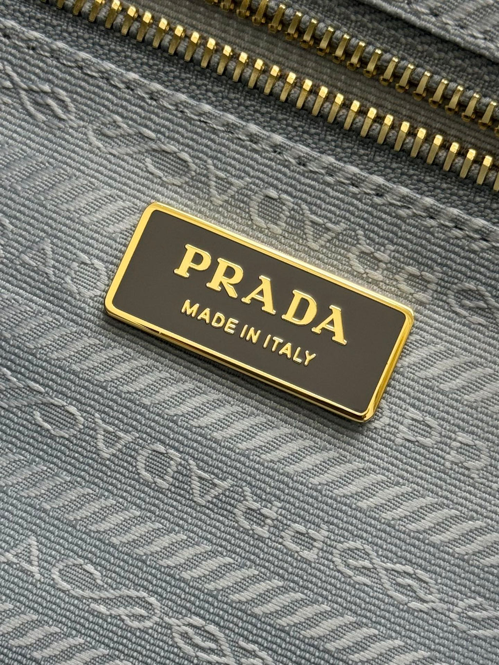 Pra Lux Soft Waxed Leather 1BA439 Extra Large 42cm Handbag Gray 267477