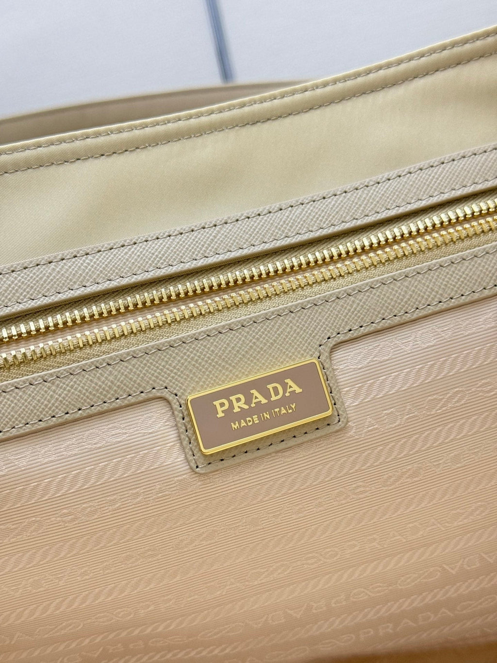 Pra Medium 1BG555 Tote Bag Apricot Nylon 267456