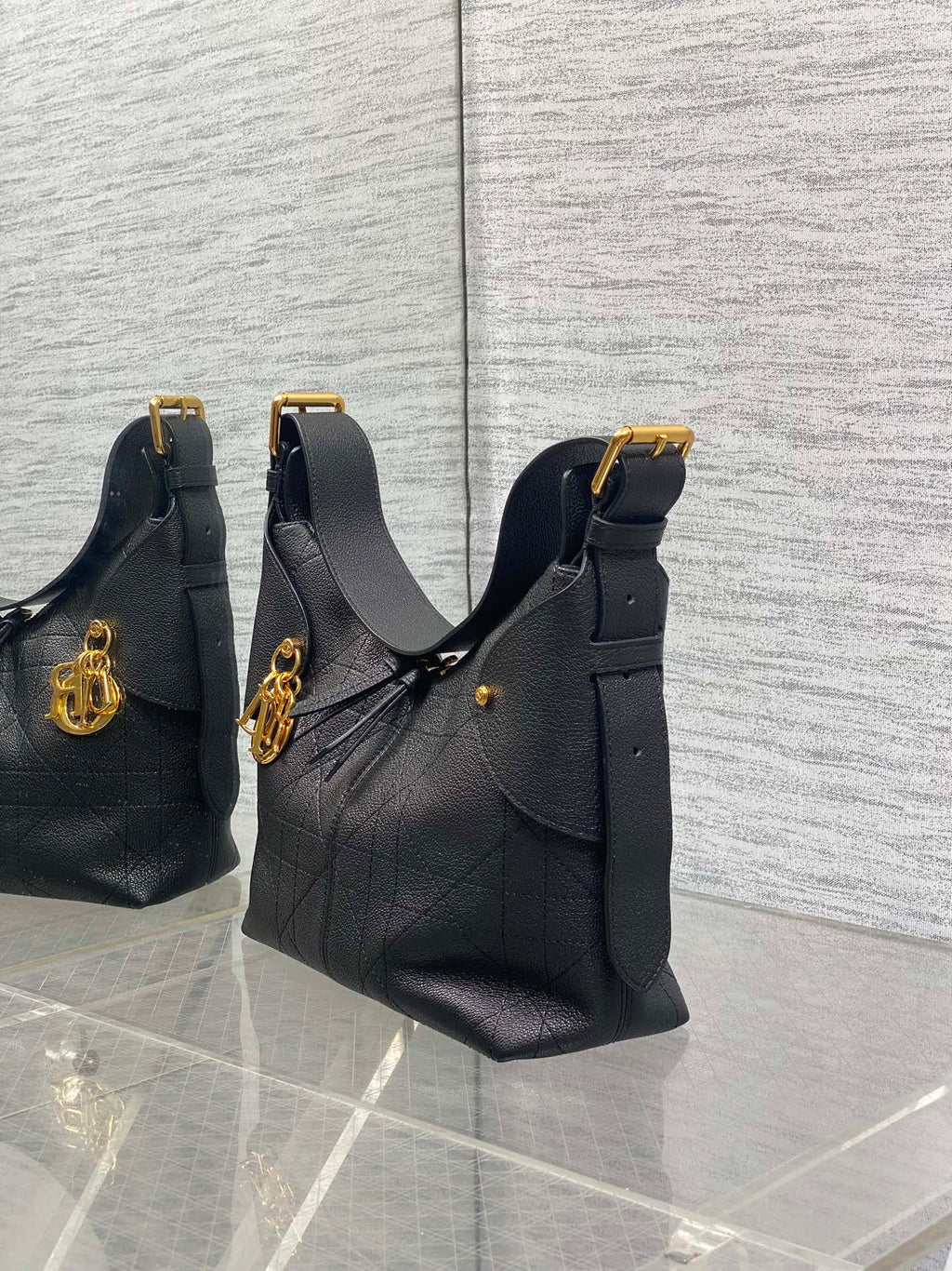 CD VOYAGE Handbag 23cm Black Cowhide
