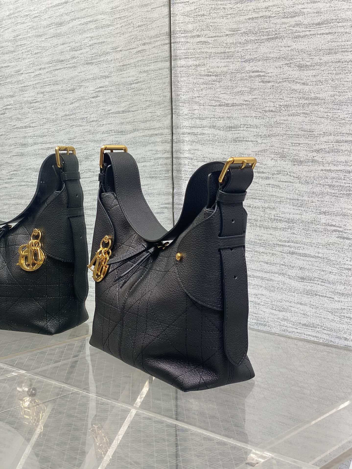 CD VOYAGE Handbag 23cm Black Cowhide
