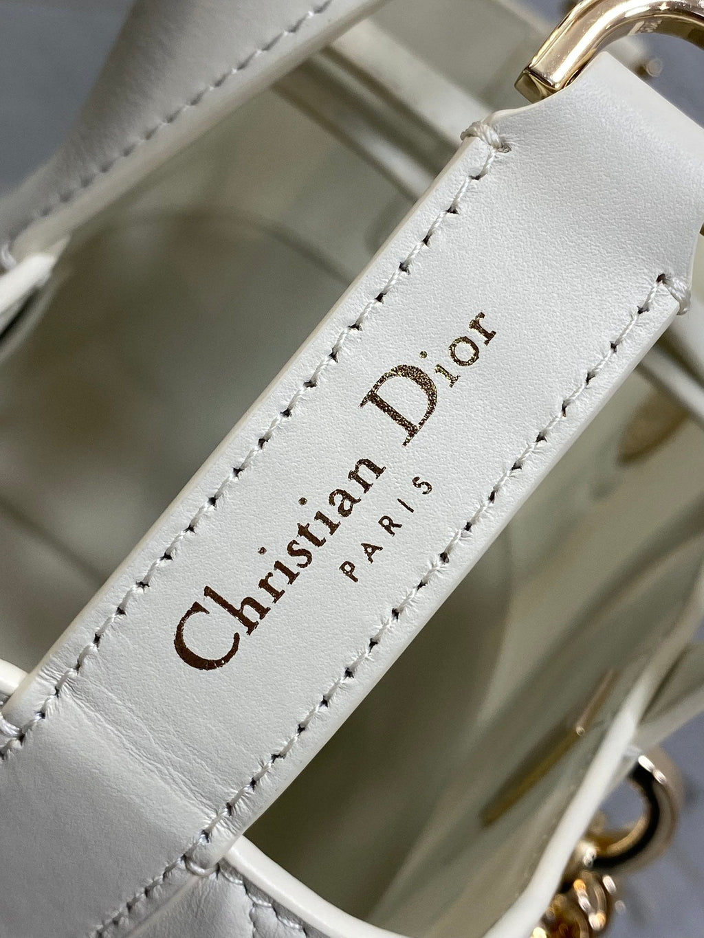 CD Toujours Vertical Small Built-In Lucky Charm Chain 18cm White Lambskin