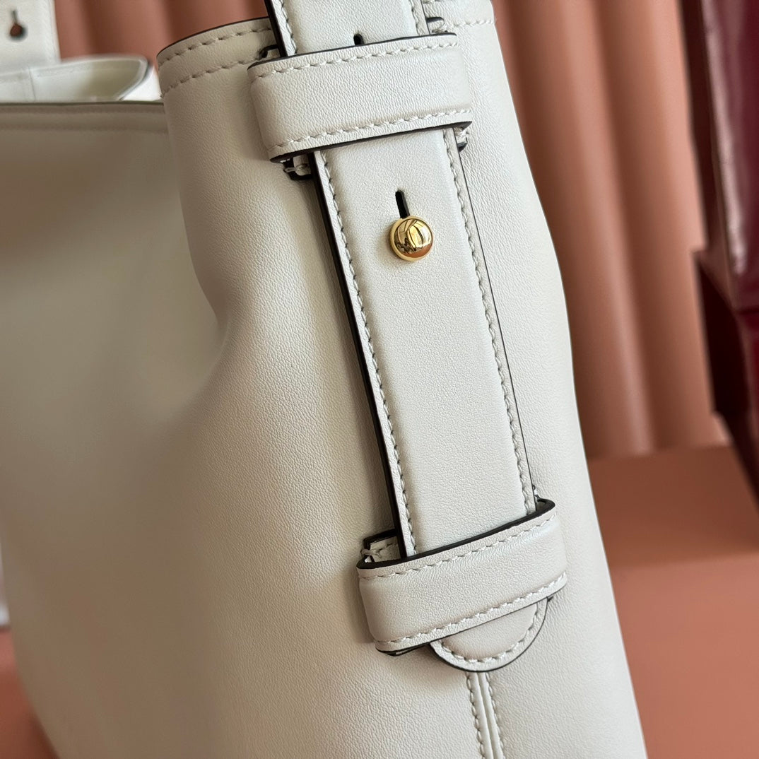 GG 25FW Beatrix Handbag 35cm White Calfskin GHW