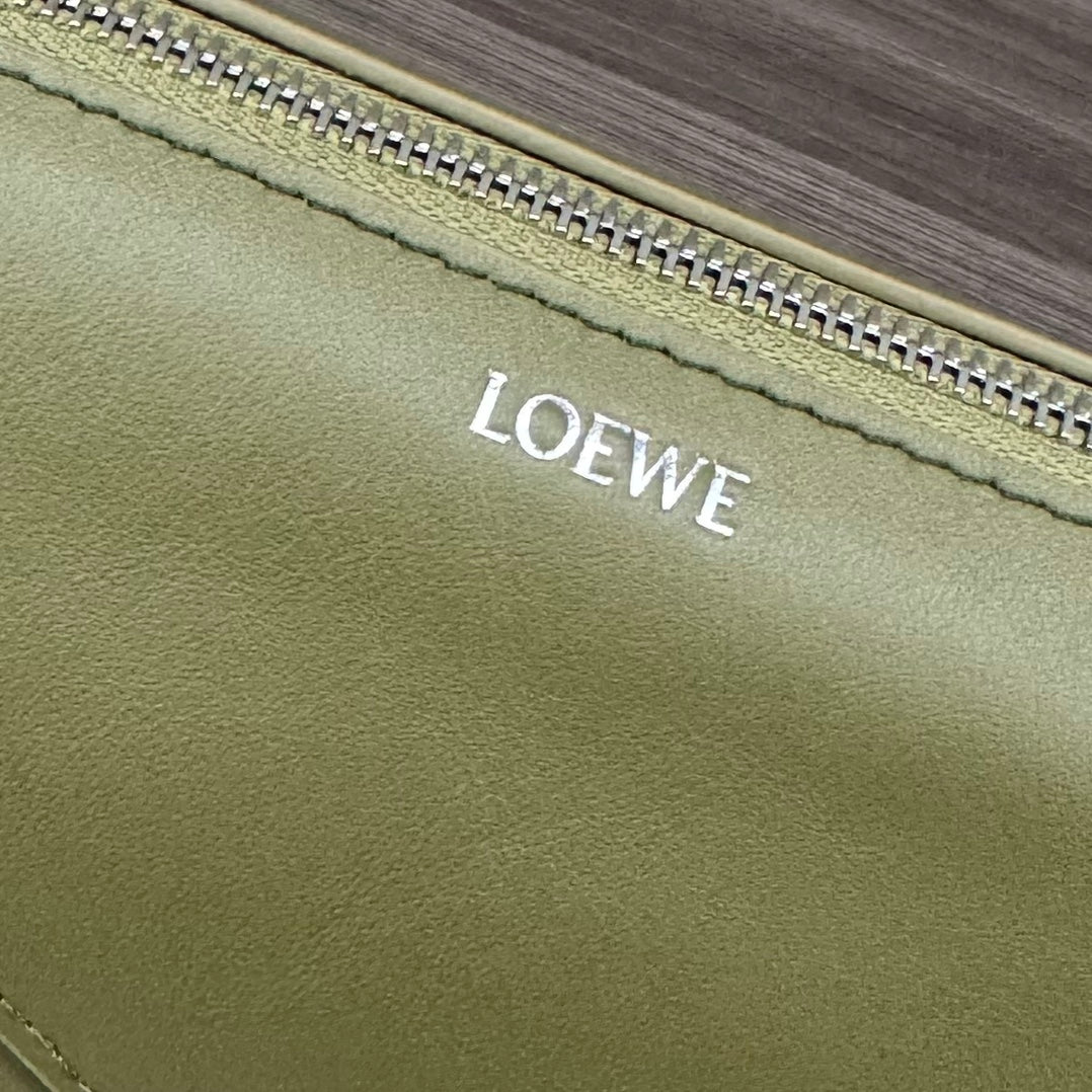 Loewe Puzzle Fold 22cm Handbag in Olive Green Glossy Calfskin 274165