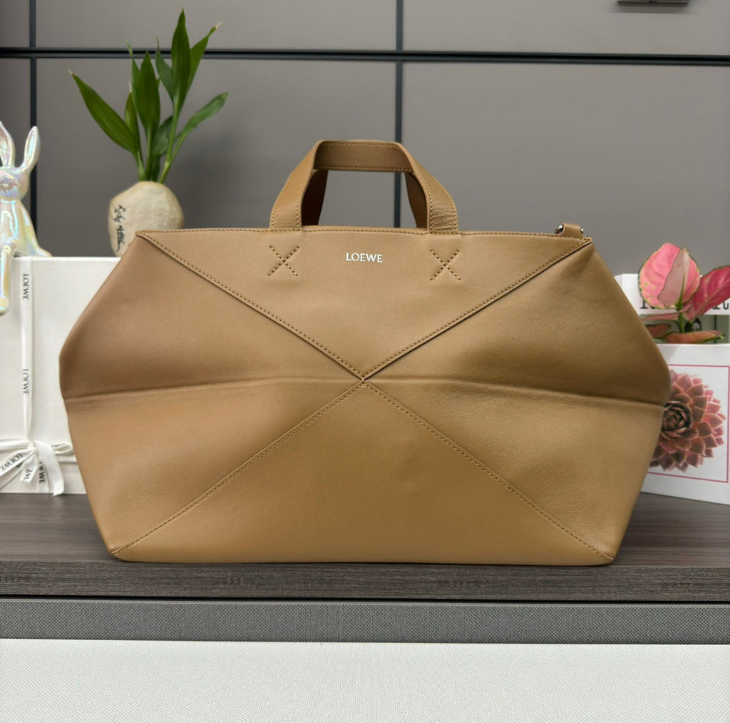 Loewe Puzzle Fold Handbag in Glossy Brown Cowhide Leather 274274
