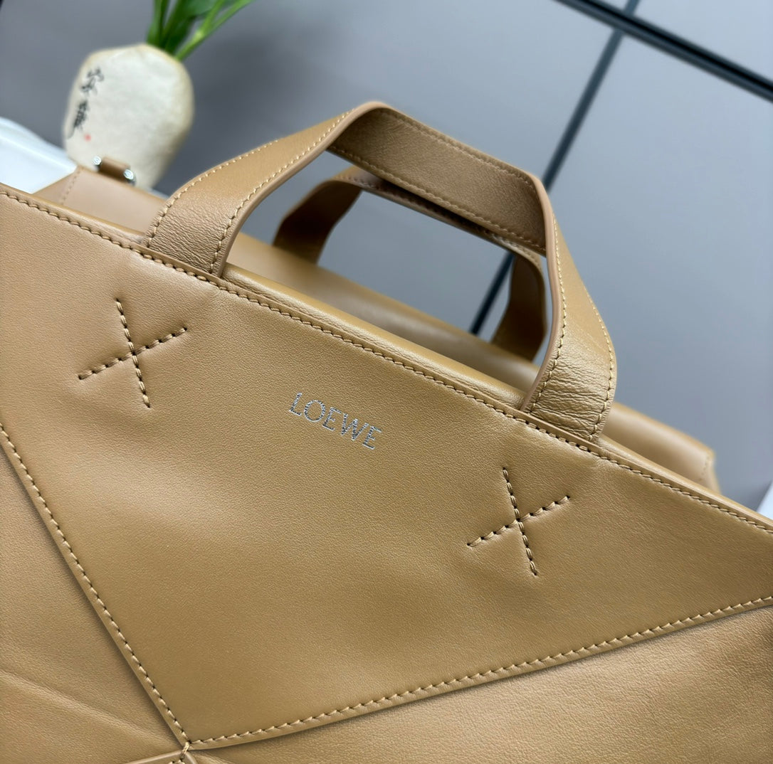 Loewe Puzzle Fold Handbag in Glossy Brown Cowhide Leather 274274