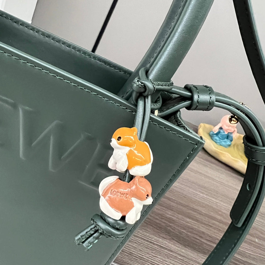 LOE Standard A5 Tote bag in Glossy Green Calfskin Leather 274271