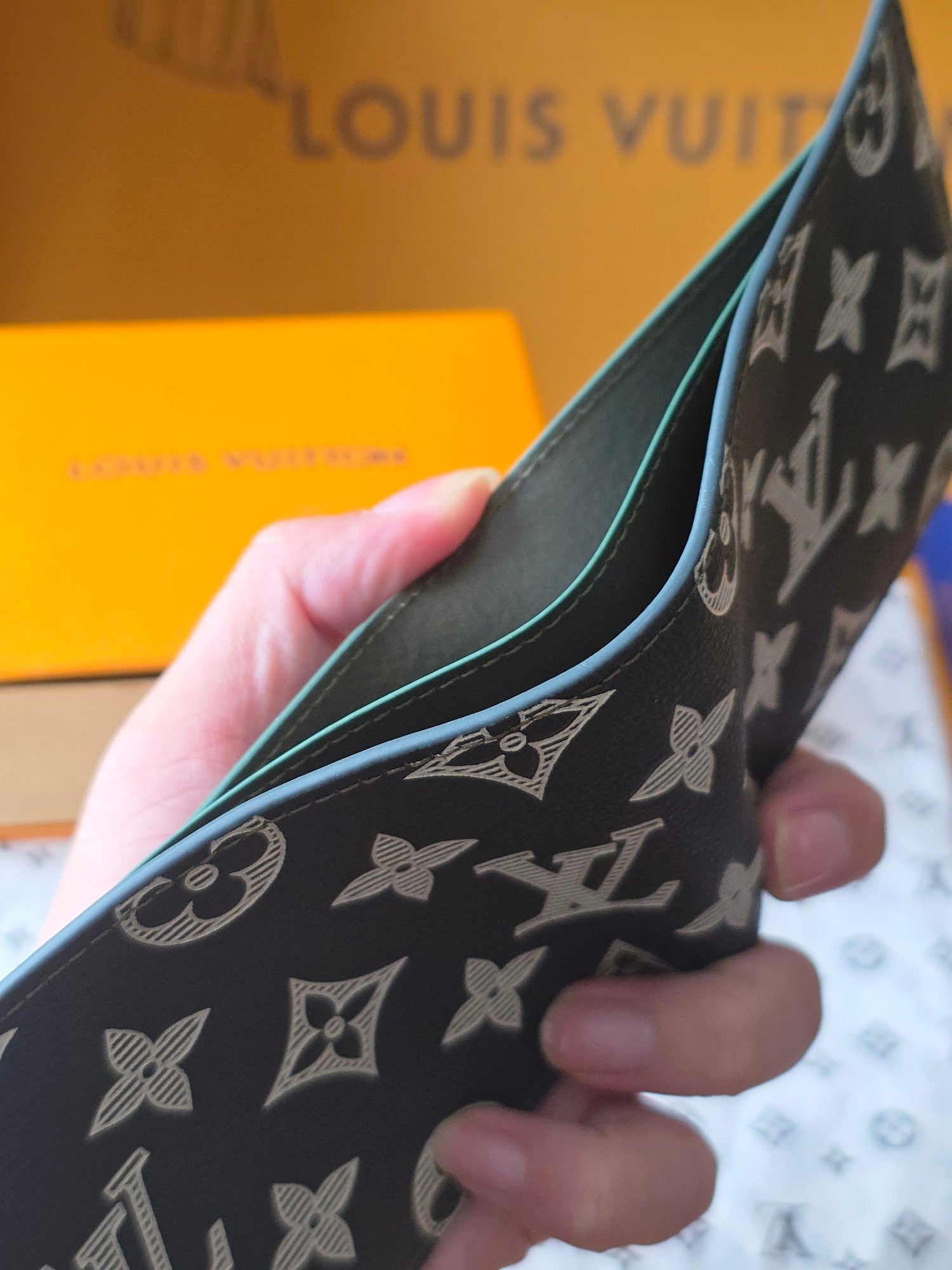 LV Multiple 11.5 Dark Gray Wallet in Montgomery Calfskin 274802