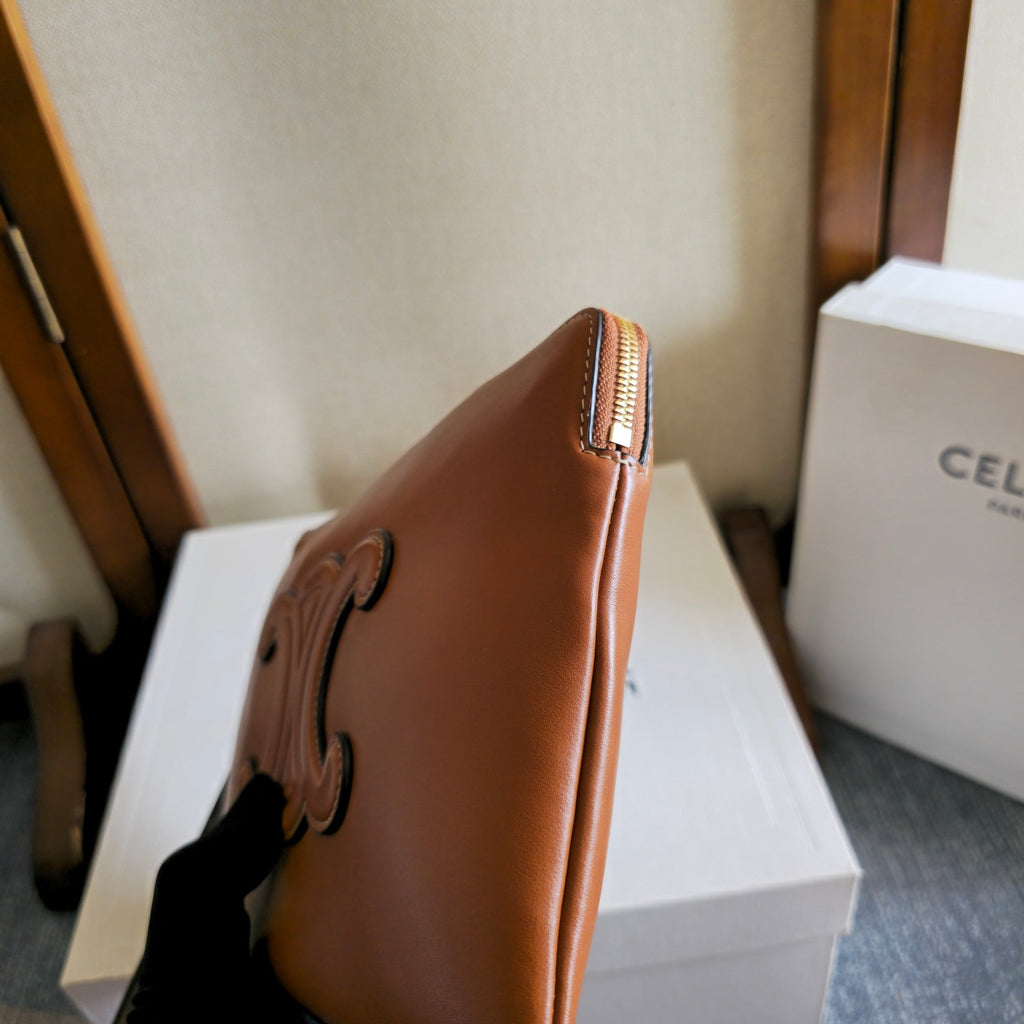Celine Hot-Selling Brown Clutch Bag in Cowhide 276330