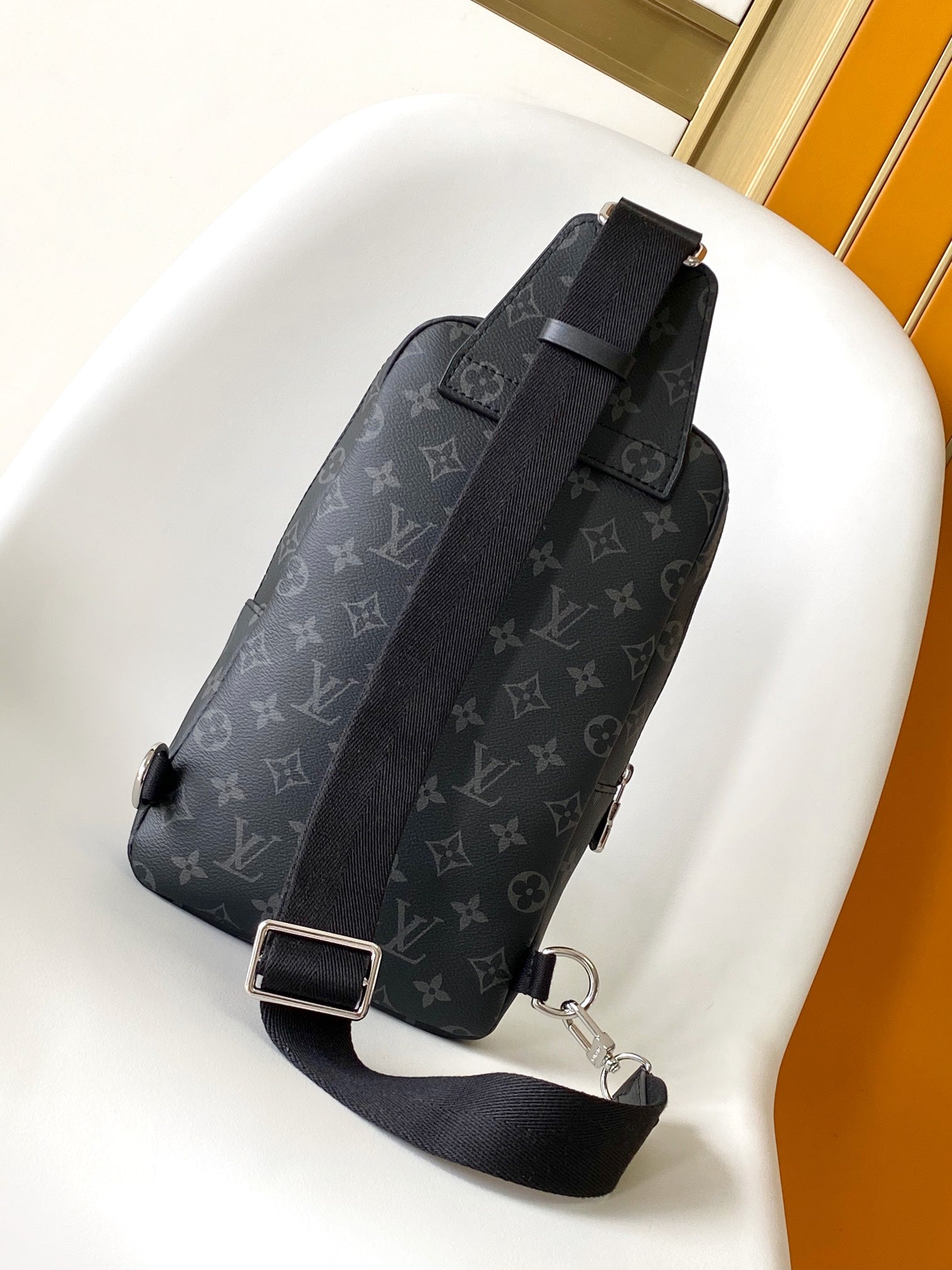 LV AVENUE Shoulder Bag 31 Black Monogram in Damier Graphite Canvas 278122