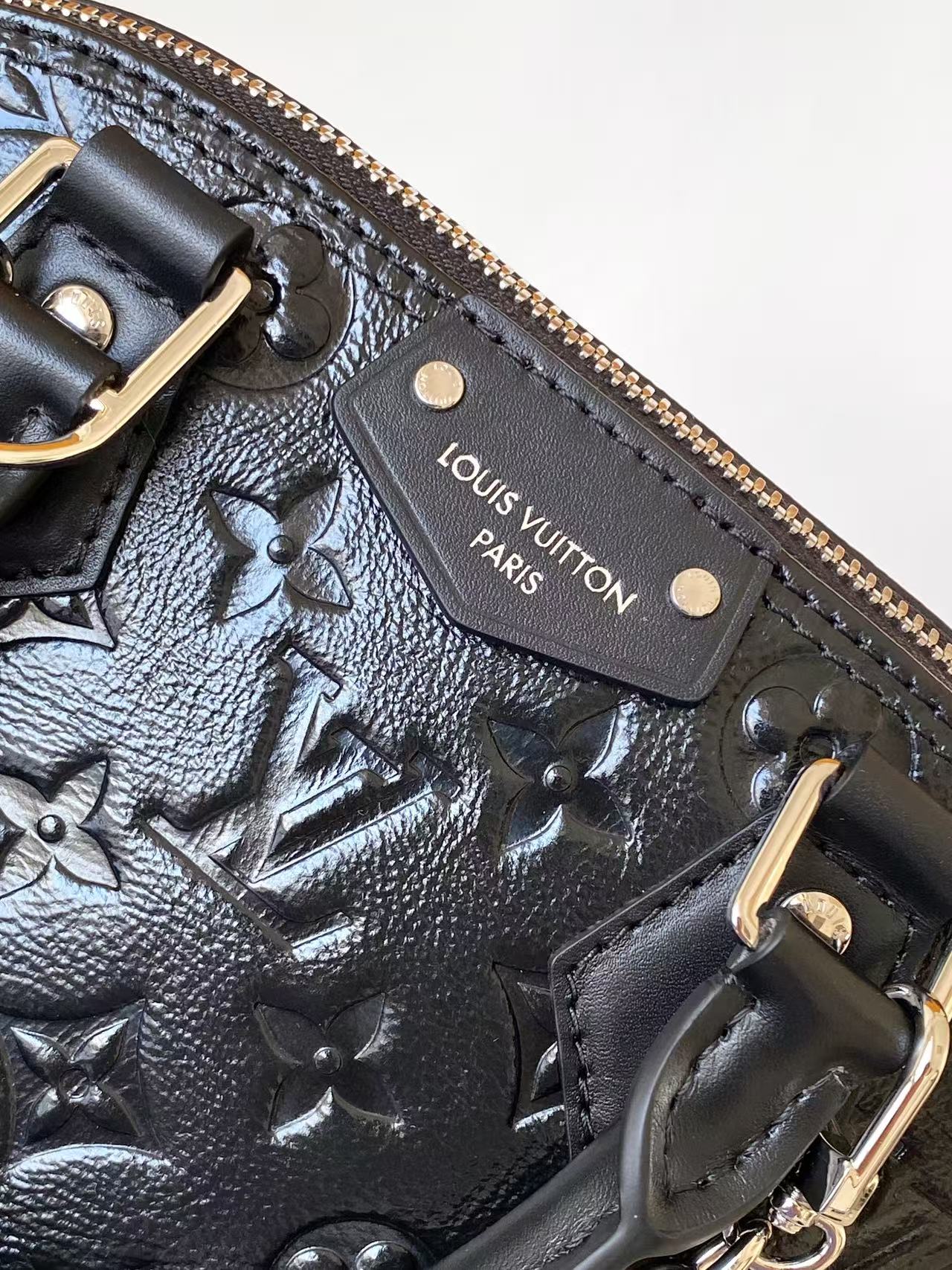 LV Alma BB Bag 22 Chain and S-lock Clasp Black in Cowhide 278079