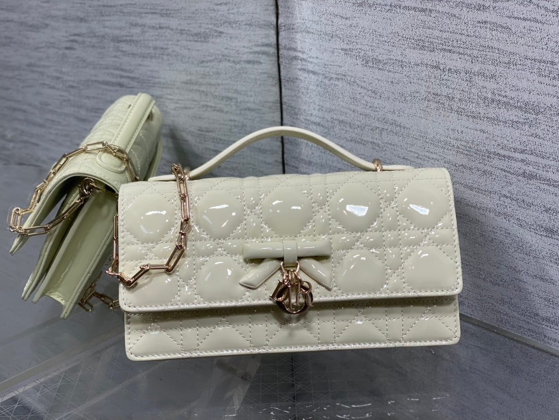 Dior 26 Bow Pearl Chain Clutch In Ivory Glossy Lambskin GHW