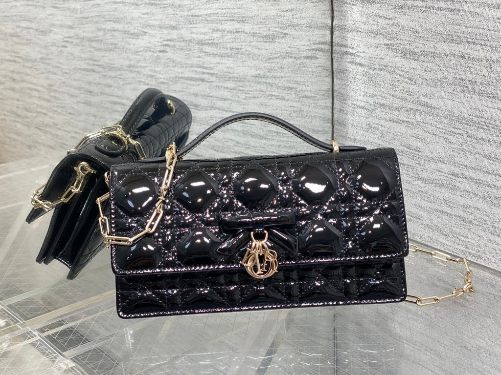 Dior 26 Bow Pearl Chain Clutch In Black Glossy Lambskin GHW