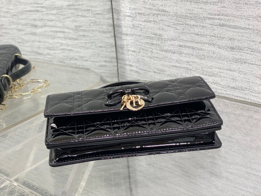 Dior 26 Bow Pearl Chain Clutch In Black Glossy Lambskin GHW