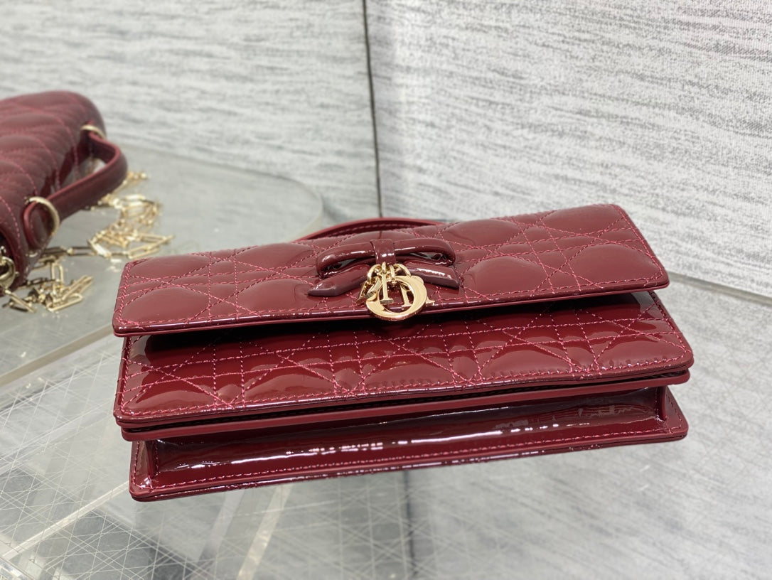 Dior 26 Bow Pearl Chain Clutch In Burgundy Glossy Lambskin GHW