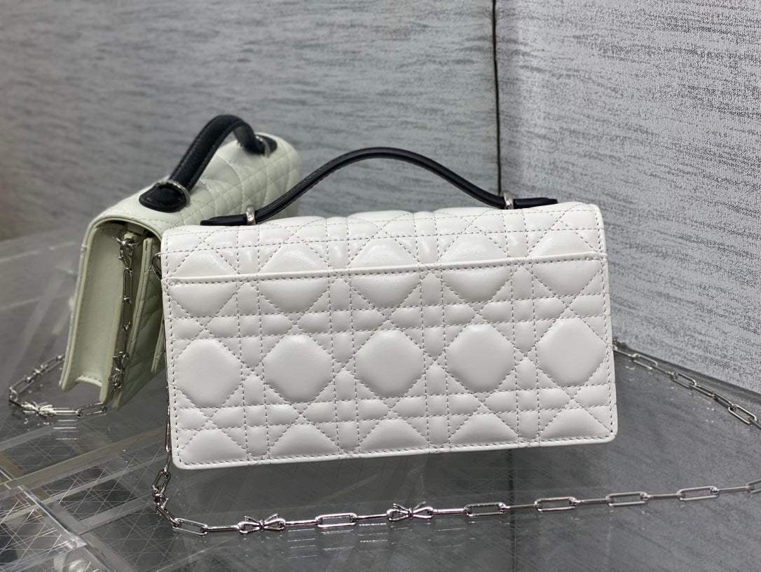 Dior 26 Bow Pearl Chain Clutch Two Tone White Black Lambskin SHW