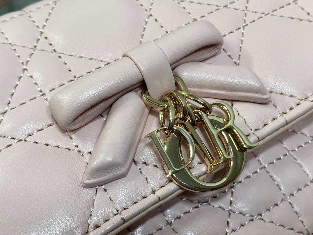 Dior 26 Bow Pearl Chain Clutch Pink Lambskin GHW
