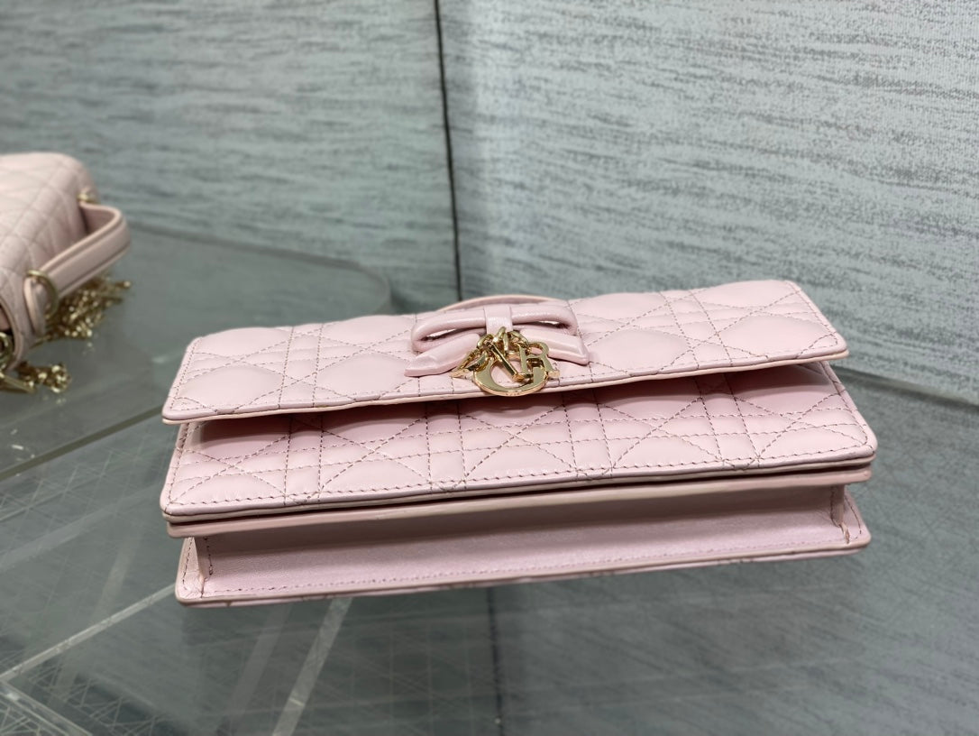 Dior 26 Bow Pearl Chain Clutch Pink Lambskin GHW