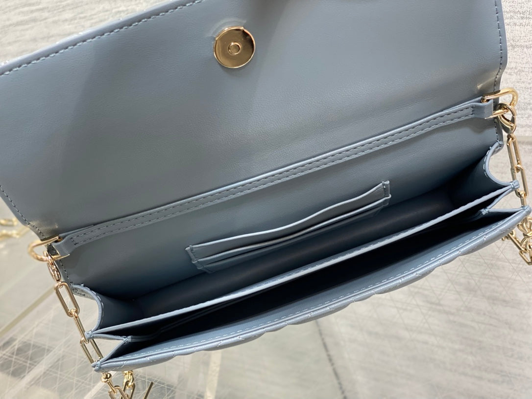 Dior 26 Bow Pearl Chain Clutch Blue Lambskin GHW
