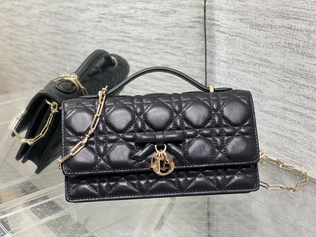 Dior 26 Bow Pearl Chain Clutch Black Lambskin GHW