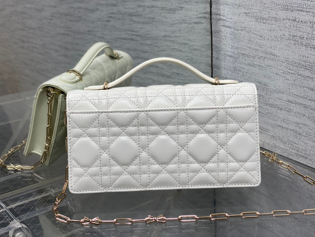 Dior 26 Bow Pearl Chain Clutch White Lambskin GHW