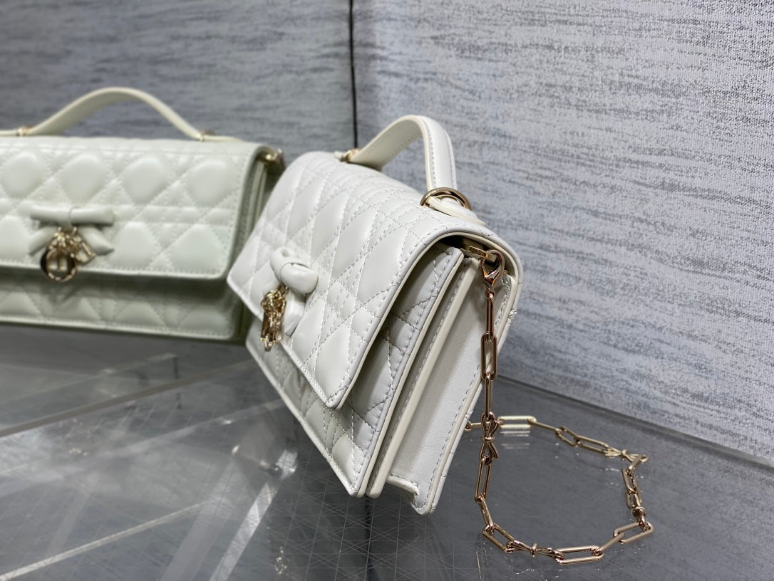 Dior 26 Bow Pearl Chain Clutch White Lambskin GHW