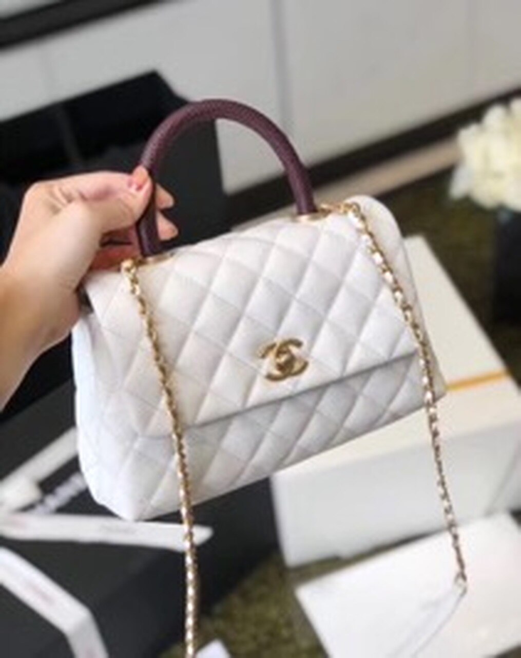 CHL -  Coco Handle Quilted Lizard Handle Bag 24LO Caviar Leather Gold Hardware Spring/SuMM - er Act 1 Collection, White