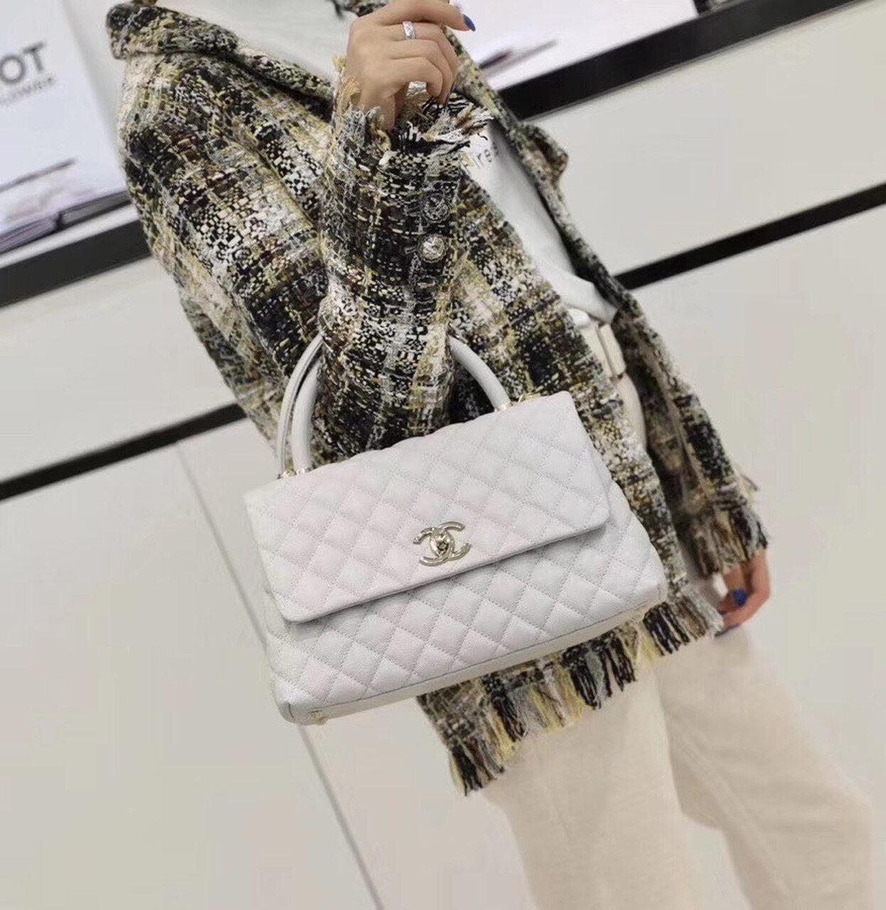 CHL -  Coco With Top Handle Bag Gold Toned Hardware White For Women 11.4in/29LO