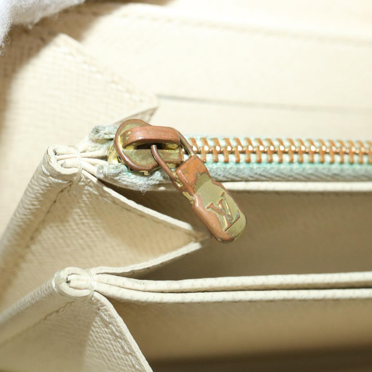 LO-LV bags 3049