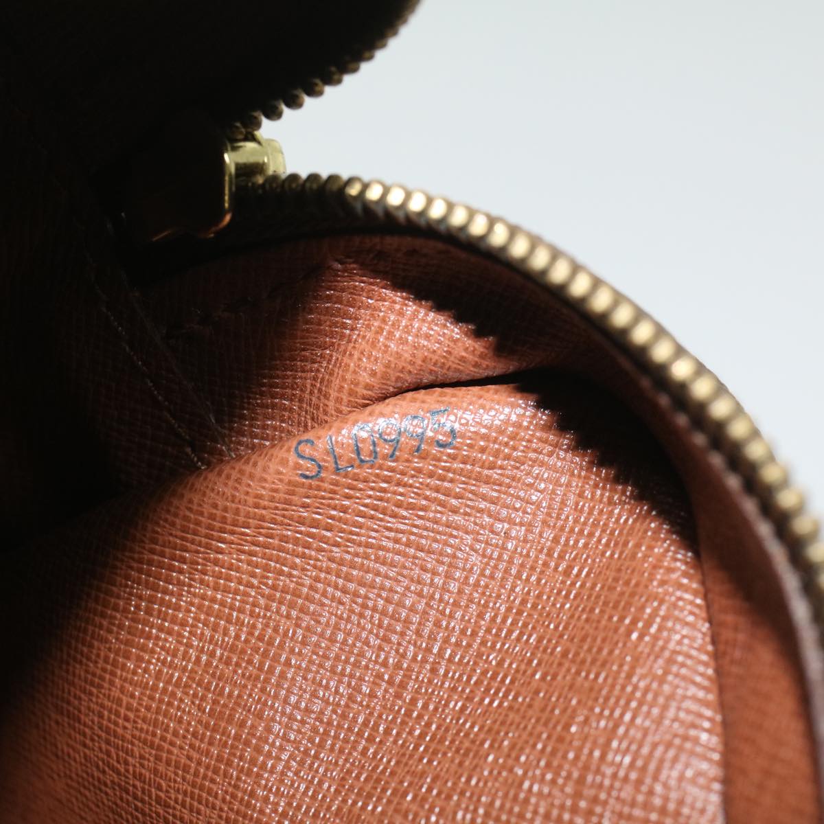 LO-LV bags 475