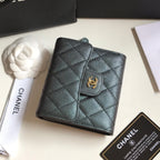 CC FLAP CARD HOLDER 11.5 BLACK GRAINED CALFSKIN WITH GOLD ICON