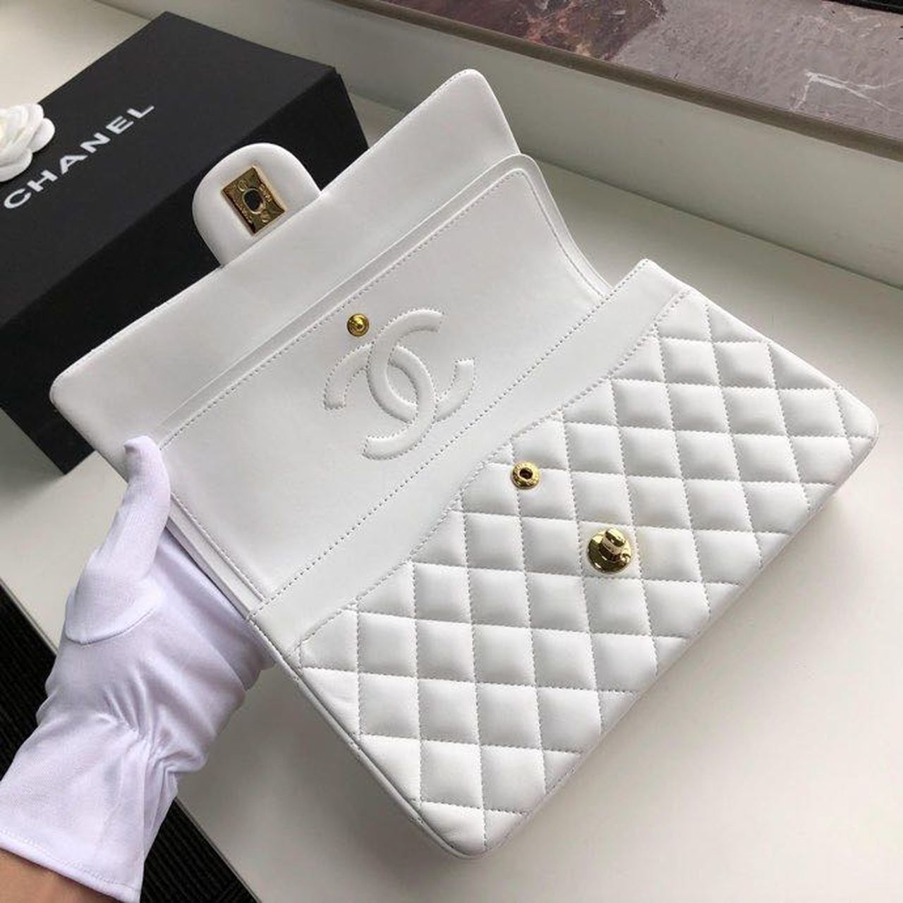 CHL -  Classic Handbag Gold Toned Hardware White For Women Bags, Shoulder And Crossbody Bags 10.2in/26LO A01112
