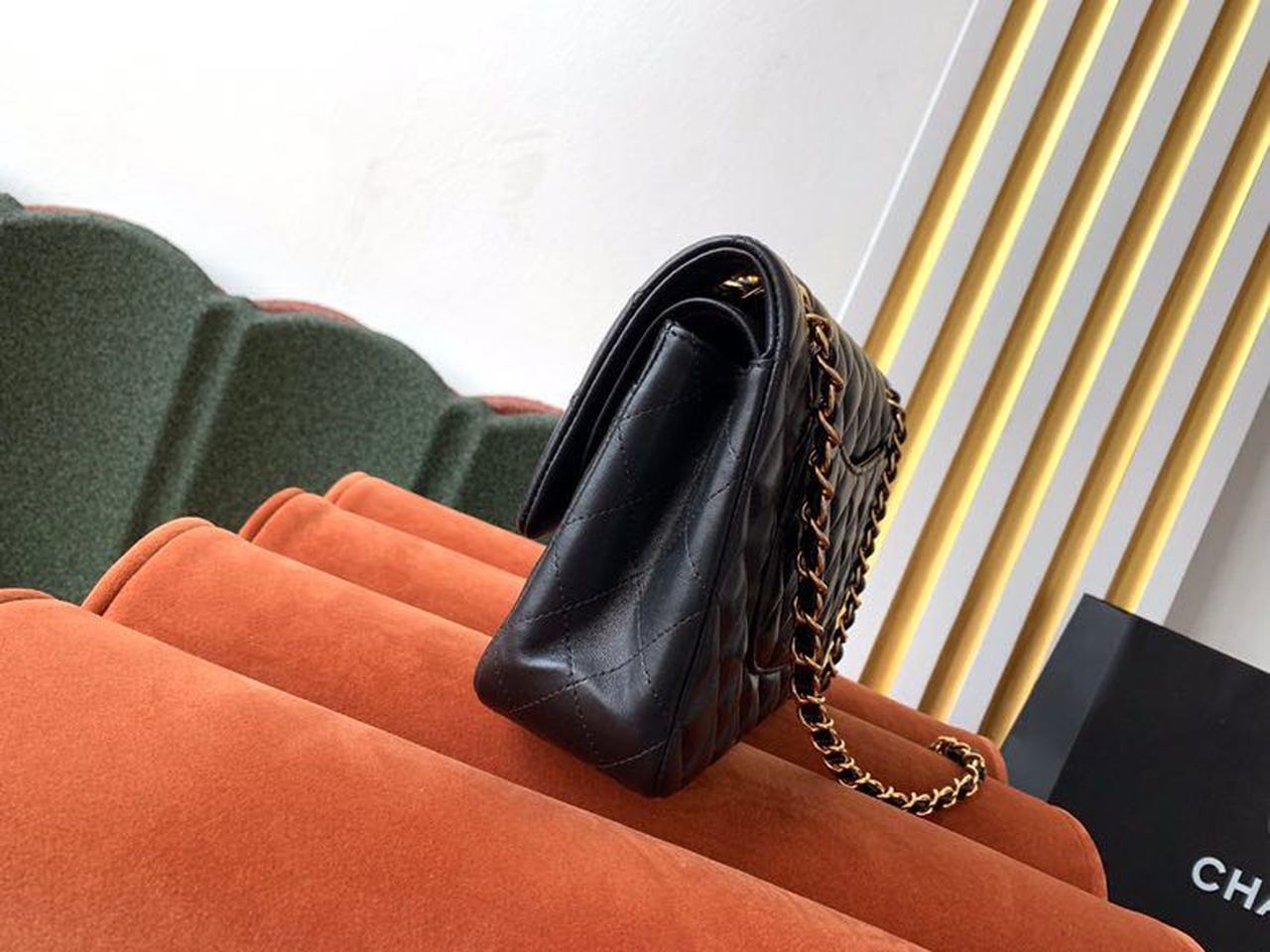 CHL -  Classic Flap Bag 25LO Gold Hardware Lambskin Leather Spring/SuMM - er Collection Black