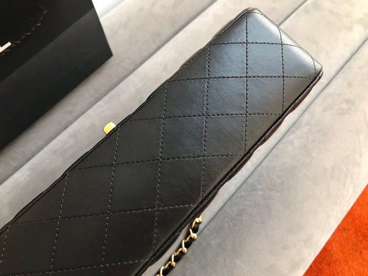 CHL -  Classic Flap Bag 25LO Gold Hardware Lambskin Leather Spring/SuMM - er Collection Black