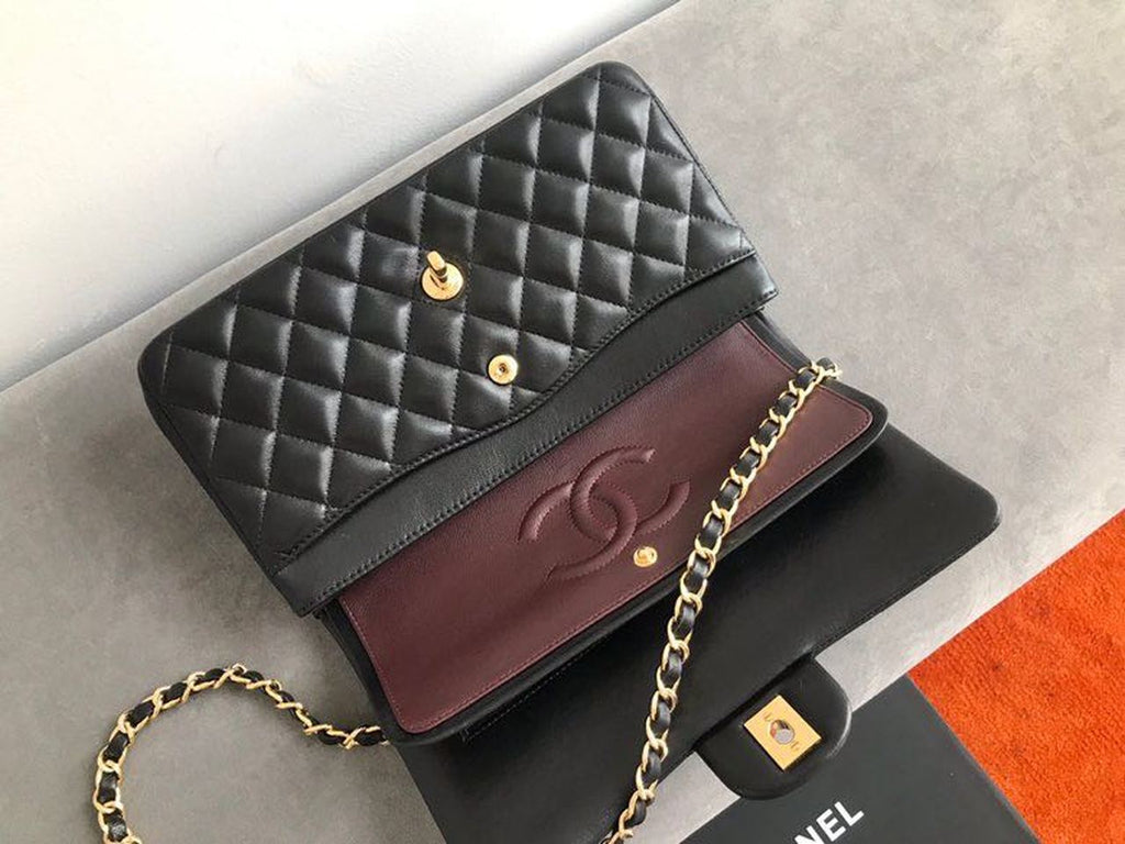 CHL -  Classic Flap Bag 25LO Gold Hardware Lambskin Leather Spring/SuMM - er Collection Black