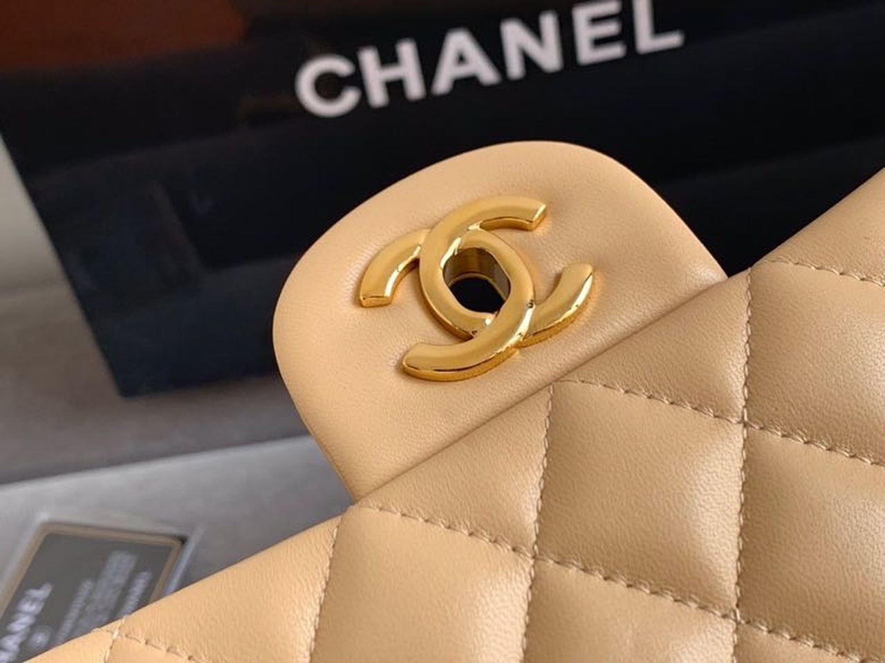 CHL -  Classic HandBag Beige For Women 9.9in/25.5LO A01112