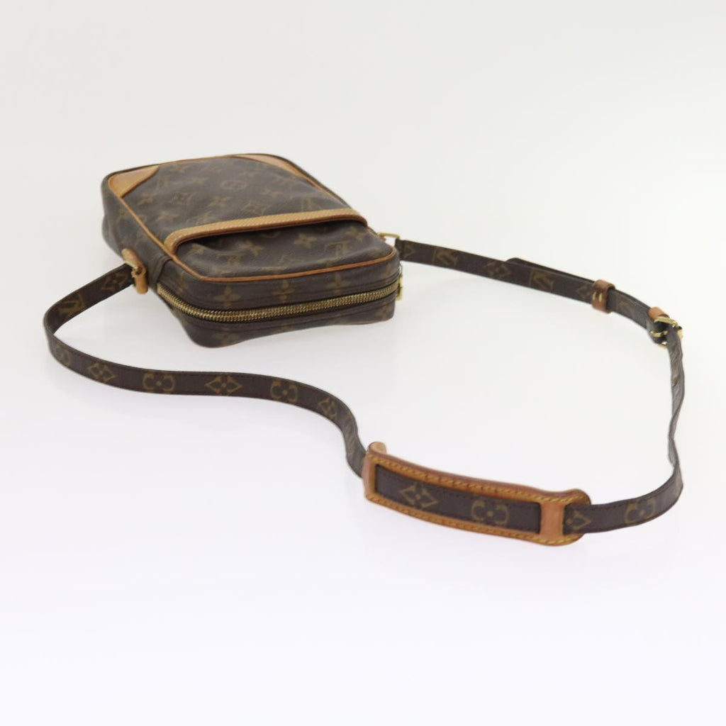 LO-LV bags 2046