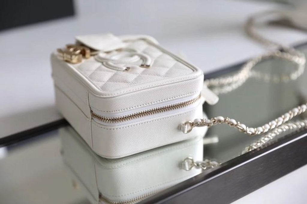 CHL - Vanity Case Bag Gold Toned Hardware For Women 6.6in/17LO