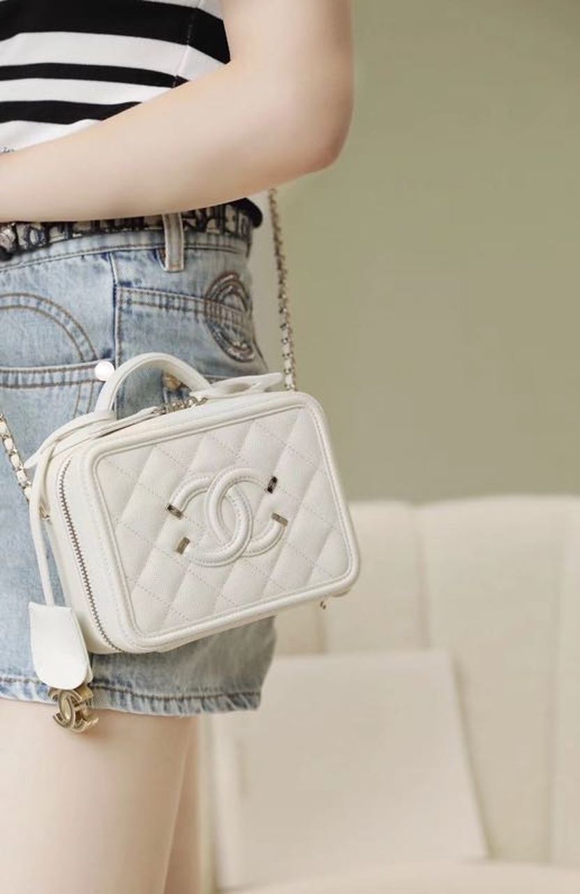 CHL - Vanity Case Bag Gold Toned Hardware For Women 6.6in/17LO