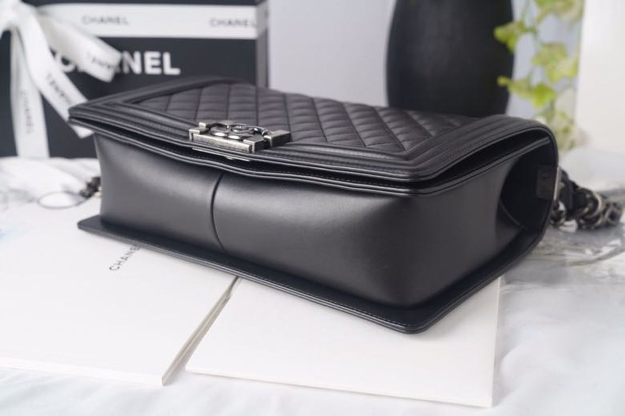CHL -  LeBoy Bag 28LO Lambskin Leather Antique SilLusso Official - Hardware Spring/SuMM - er Collection, Black