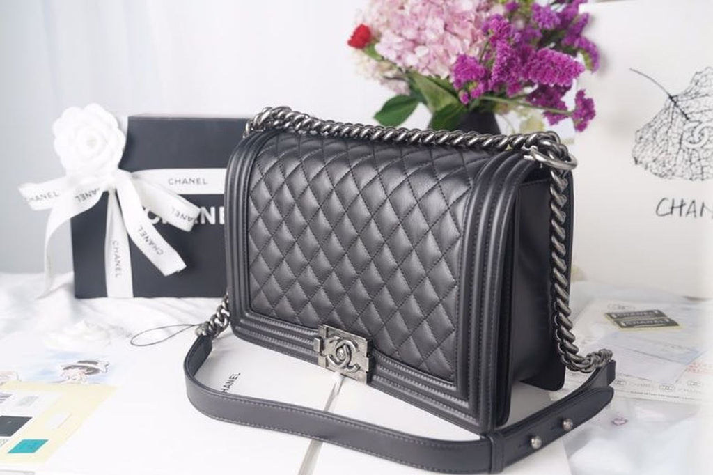 CHL -  LeBoy Bag 28LO Lambskin Leather Antique SilLusso Official - Hardware Spring/SuMM - er Collection, Black