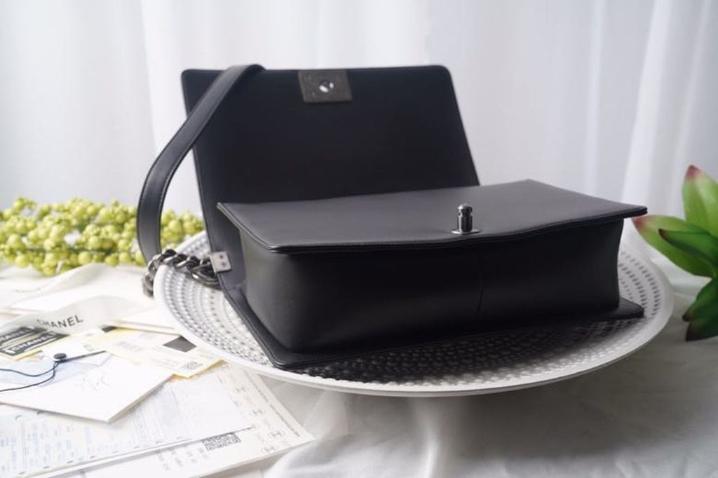 CHL -  LeBoy Bag 28LO Lambskin Leather Antique SilLusso Official - Hardware Spring/SuMM - er Collection, Black