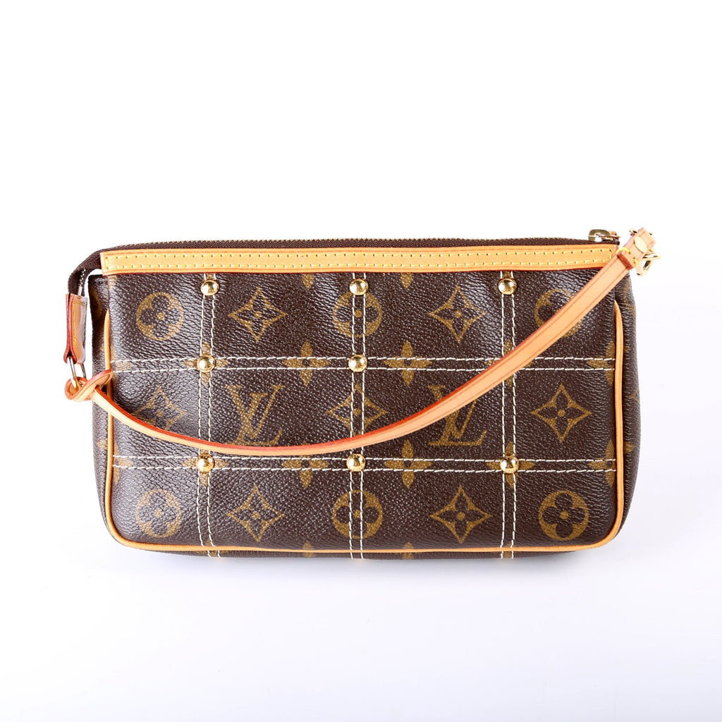 Riveting Pochette