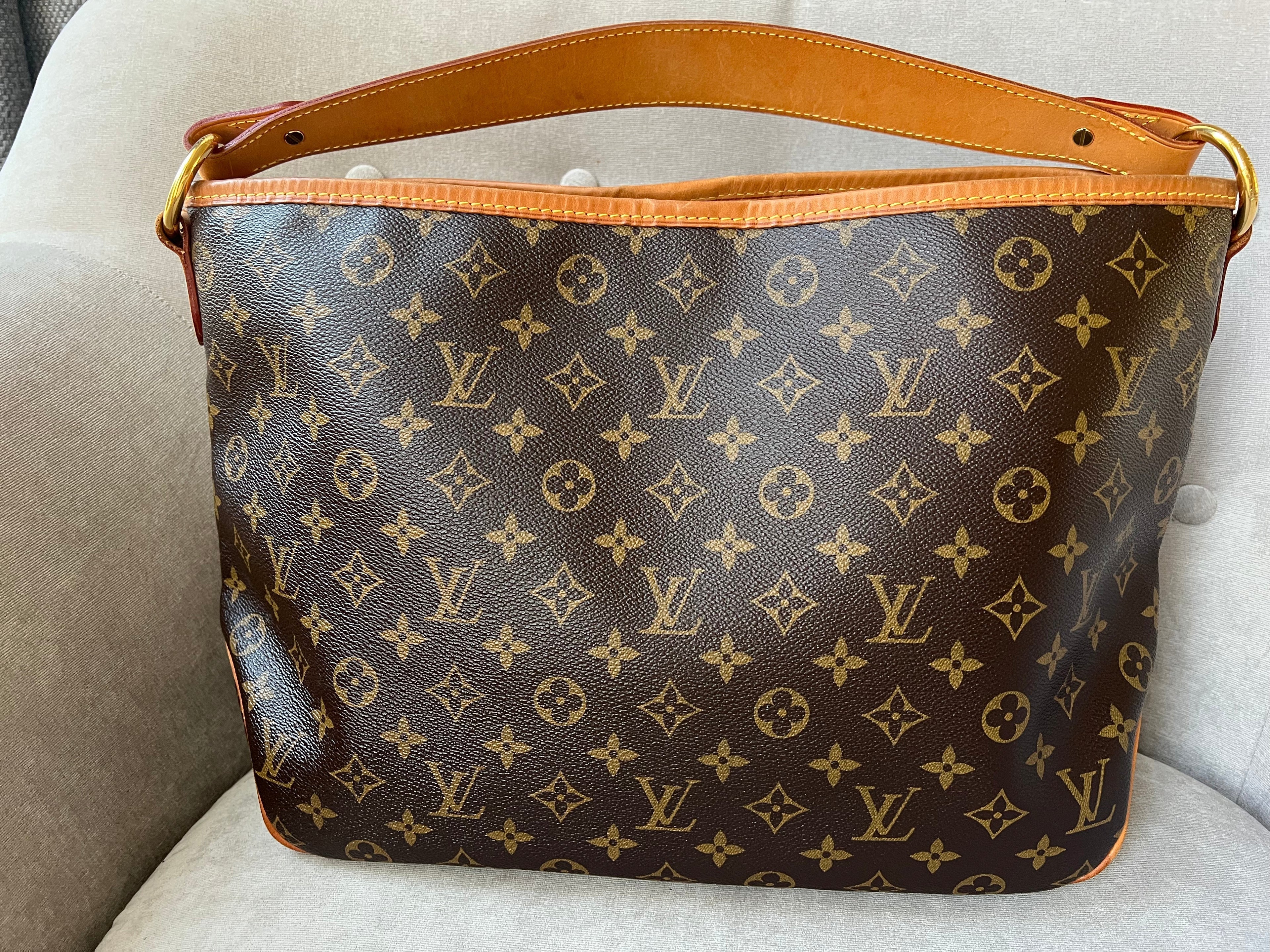 LO-LV bags 2098