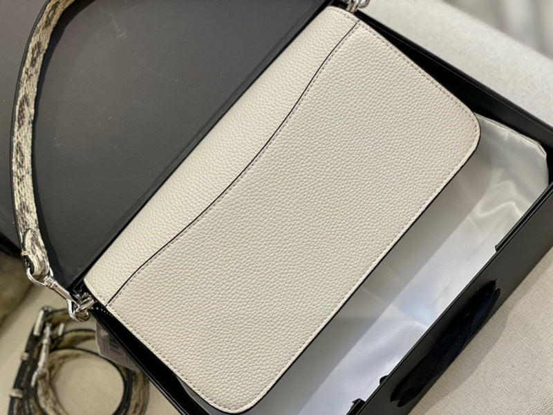 LO - CCH Bags - 320
