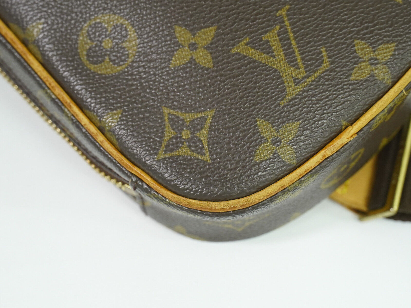 LO-LV bags 1605