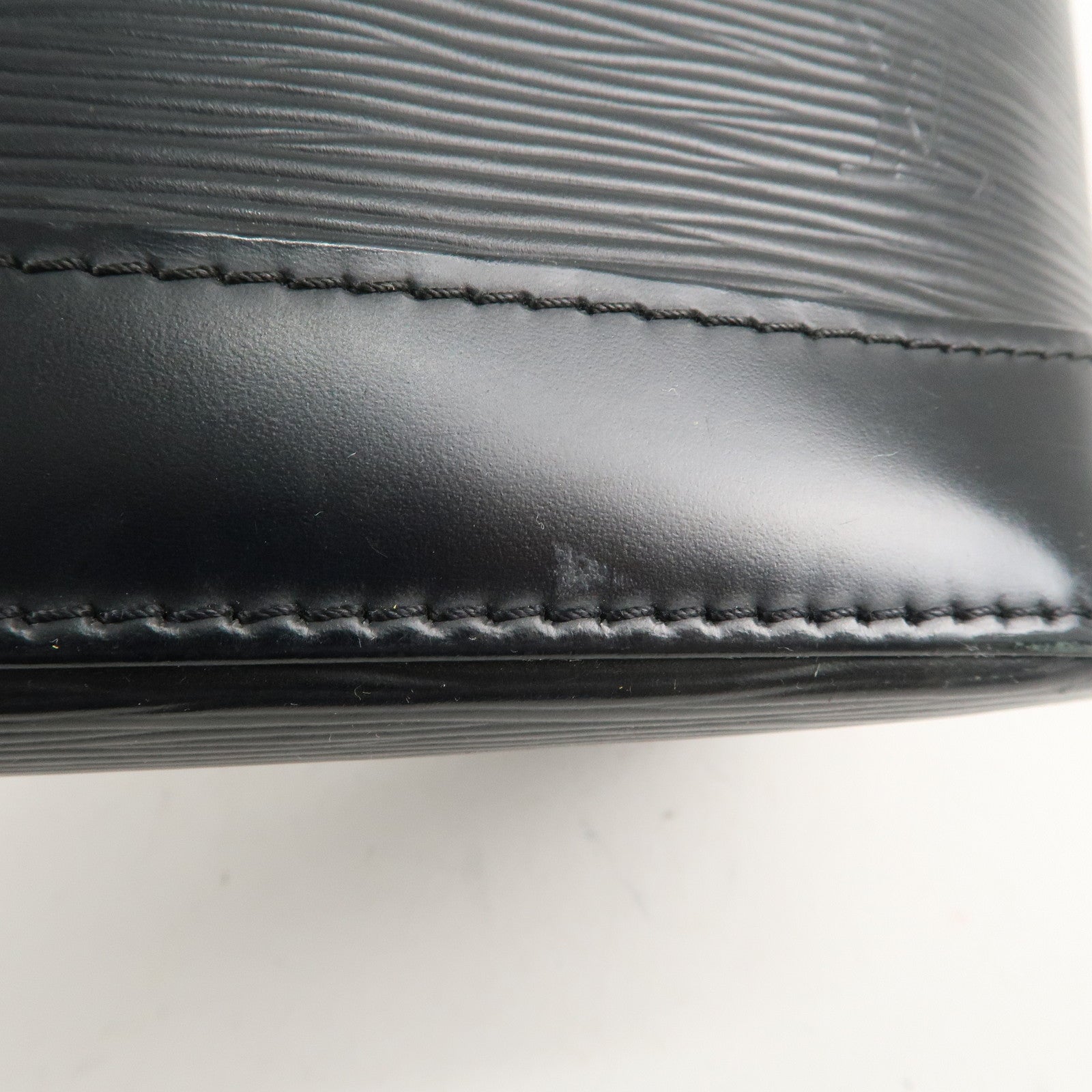 LO-LV bags 2557