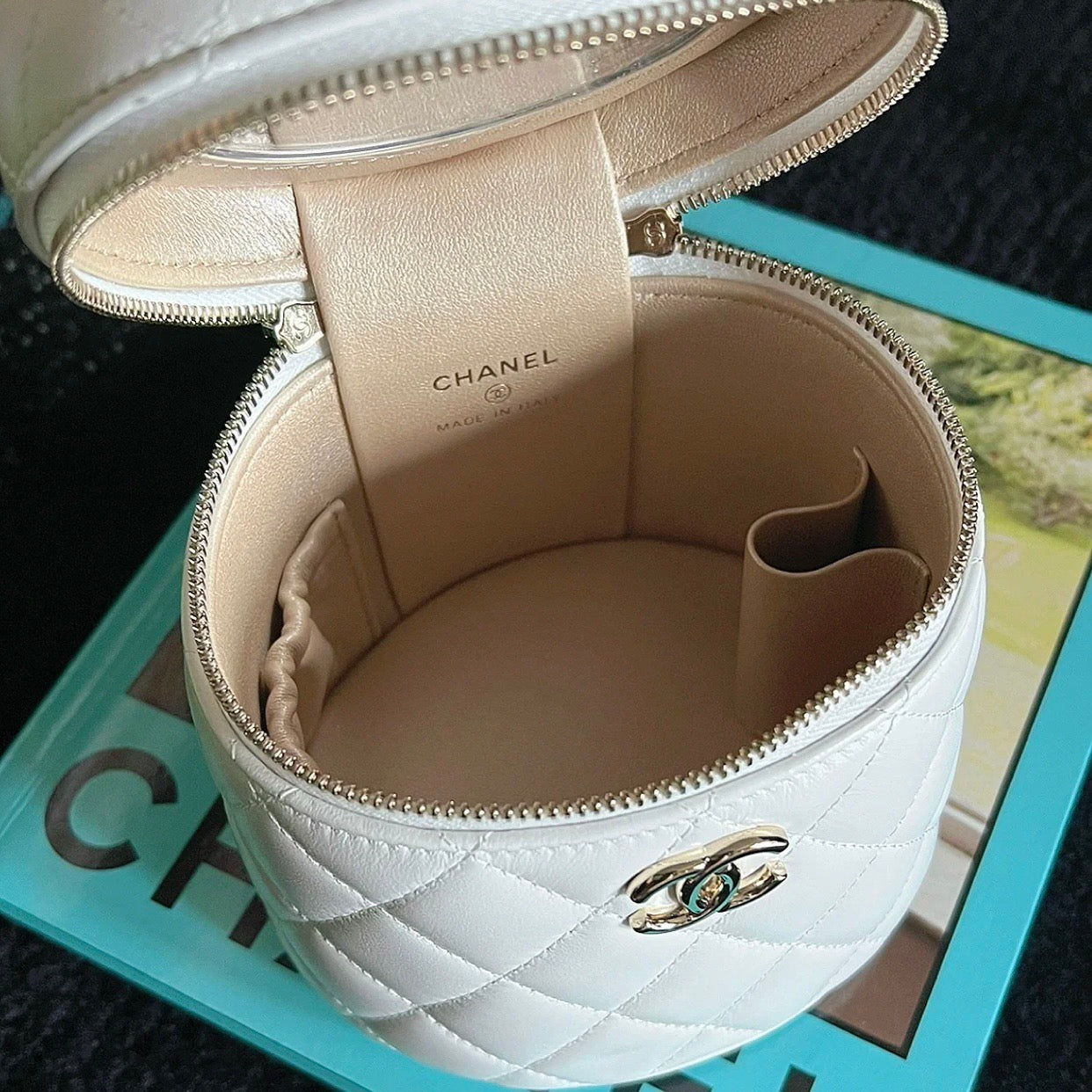 CHL - Small Vanity Case 16LO White For Women AS3210
