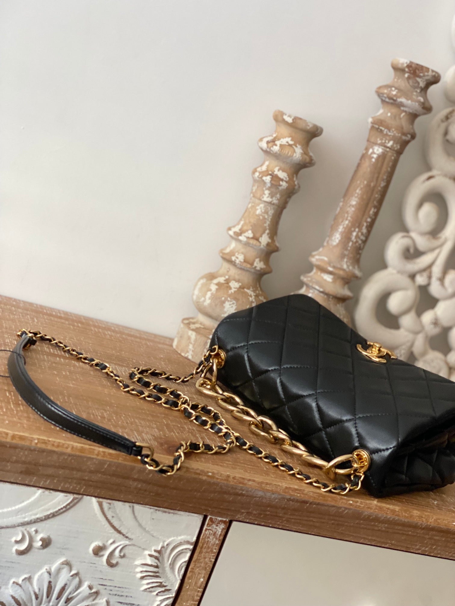 CHL - Large Flap Black Bag For Women 23LO/9in