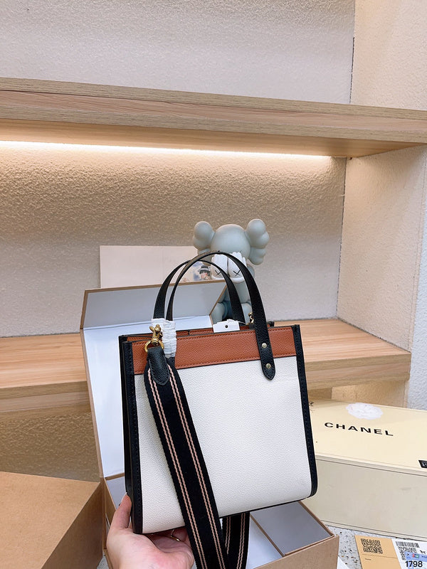 LO - CCH Bags - 010